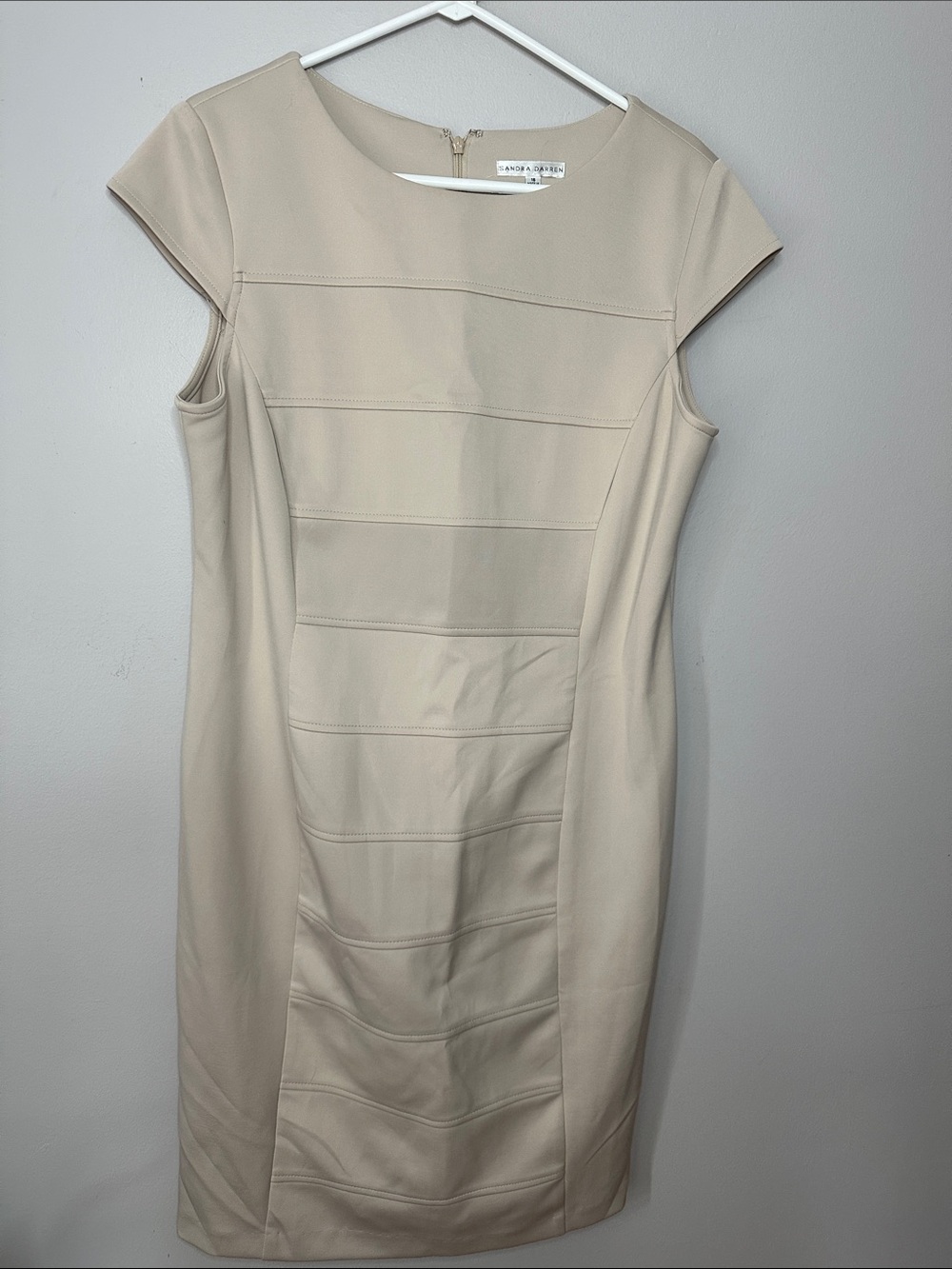 Sandra Darren Beige Cap-Sleeve Sheath Dress size 16